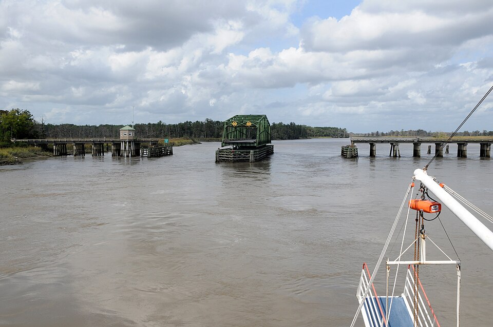 Savannah River at GA 25, at Port Wentworth, Georgia