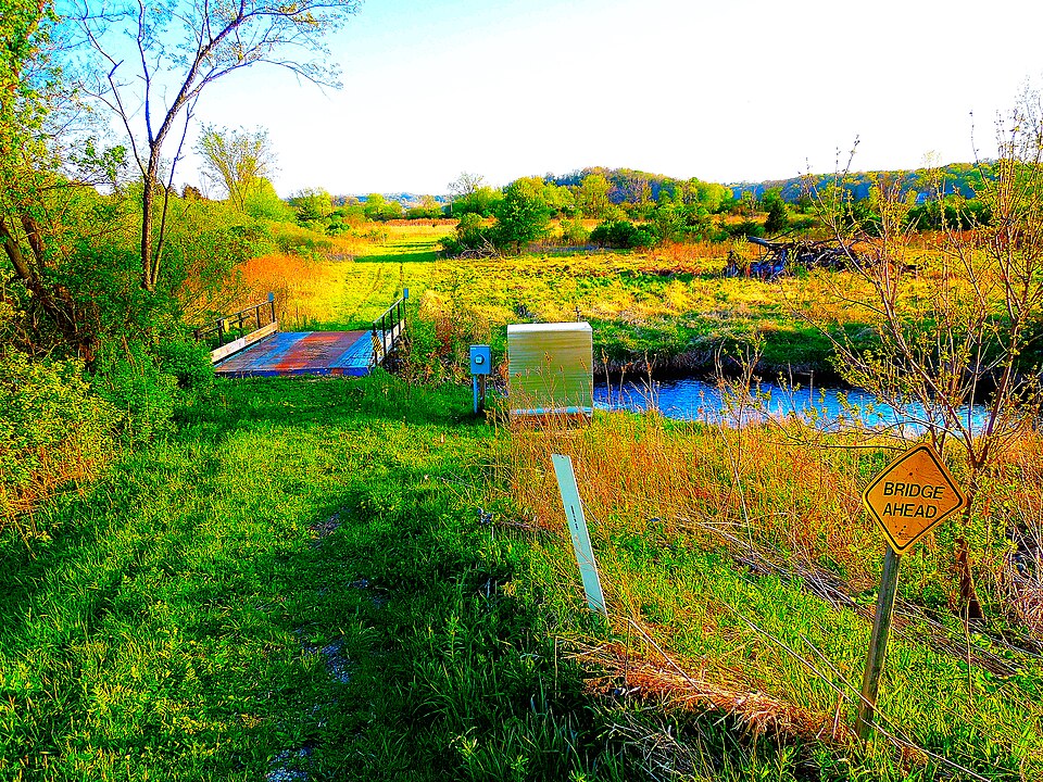 Black Earth Creek near Brewery Rd at Cross Plains, Wisconsin