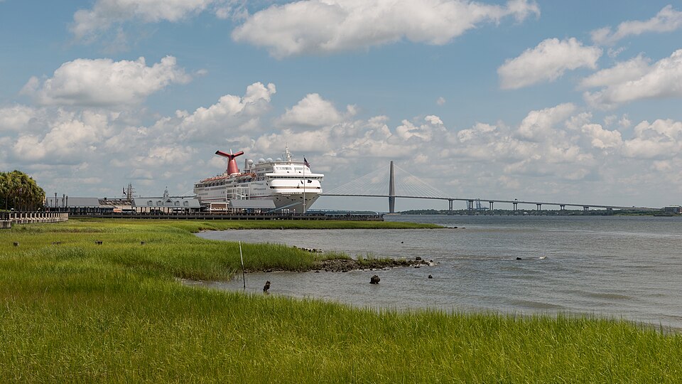Cooper River at S. Adgers Wharf at Charleston, South Carolina