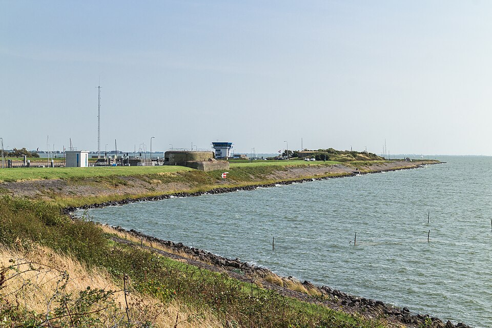 Kornwerderzand IJsselmeer spui